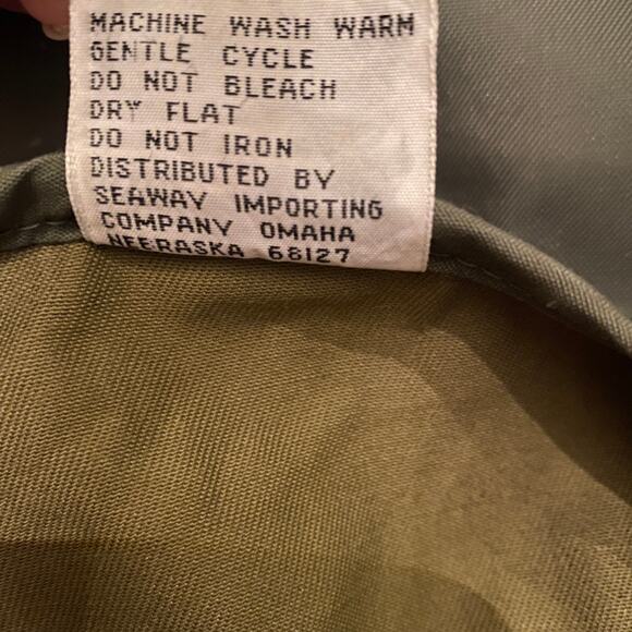 VNTG 70s Camo Print Hunting Vest Sz L Green Full Zip Cargo Coated Canvas Nylon - Picture 12 of 12